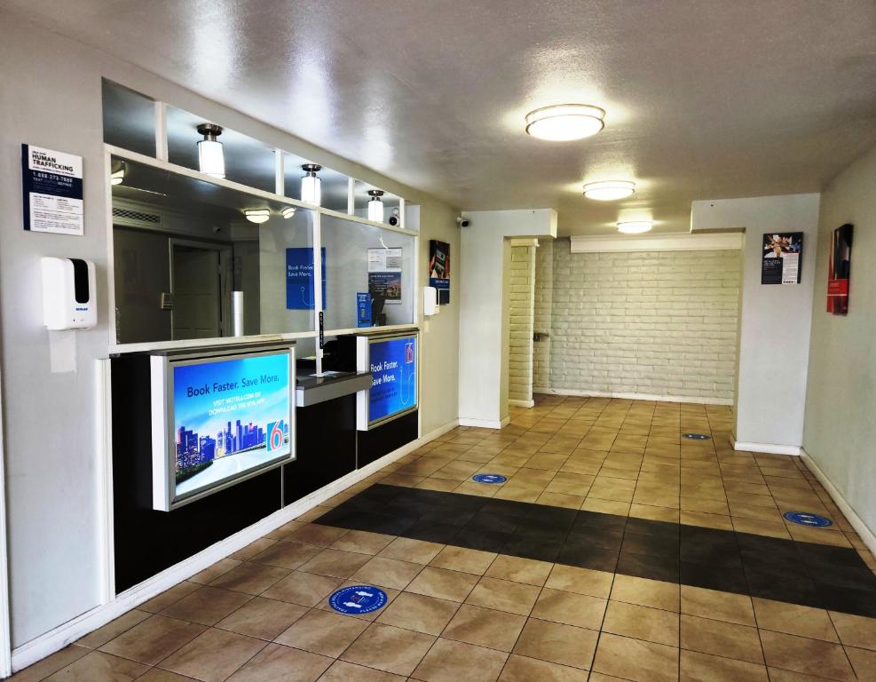 Studio 6 Baytown, Tx - Garth Road photo