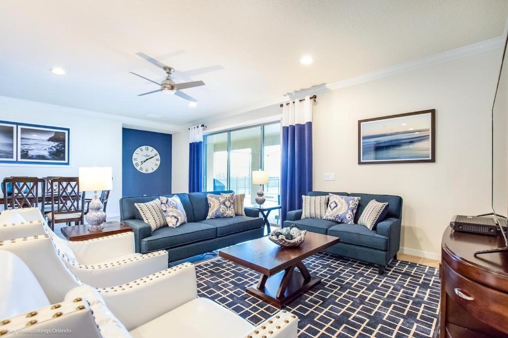 BSV1868 - Luxury 9 Bedroom/6 Full Bath Home with Free Wi-Fi, Pool & Games, Kissimmee