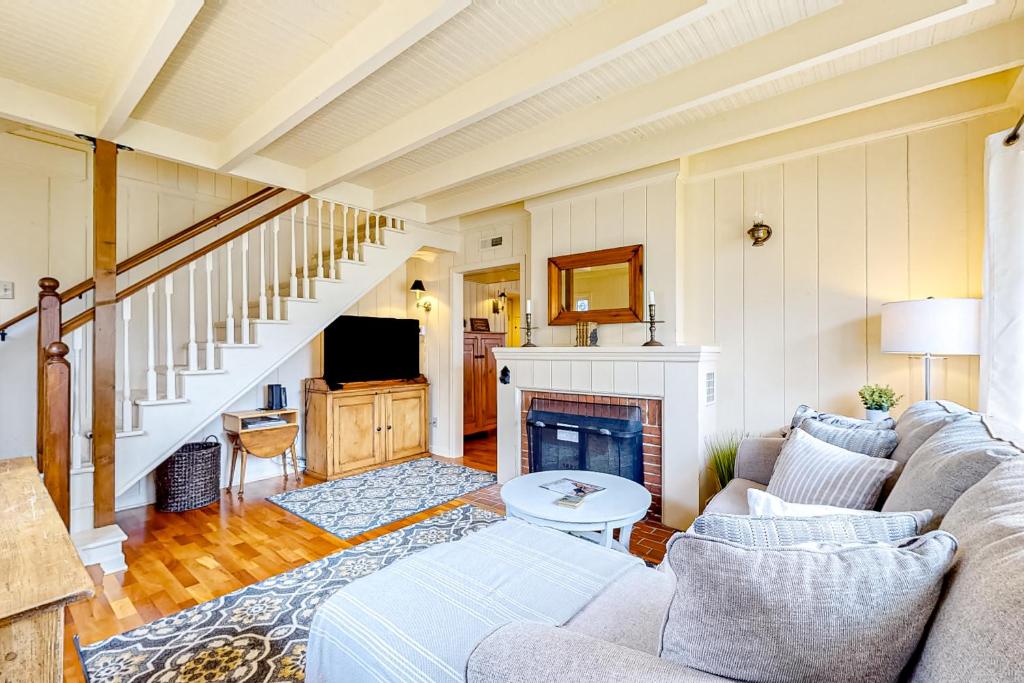 Seaside Beach By and By, Seaside