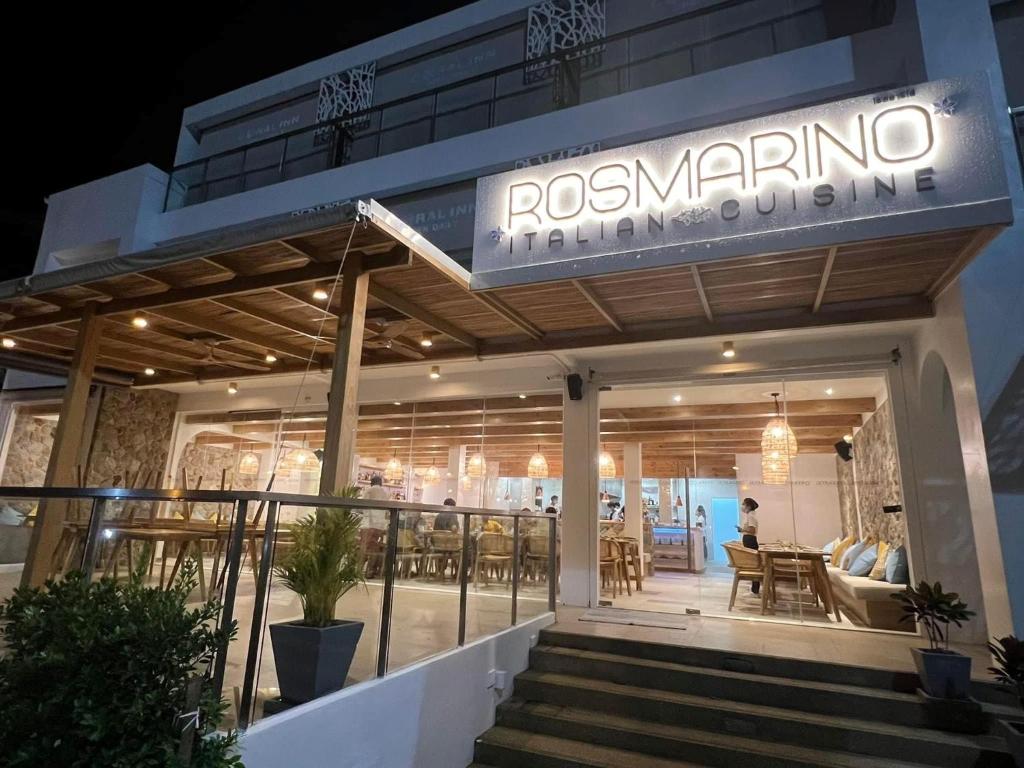 Restaurant, Coral Inn in Phuket