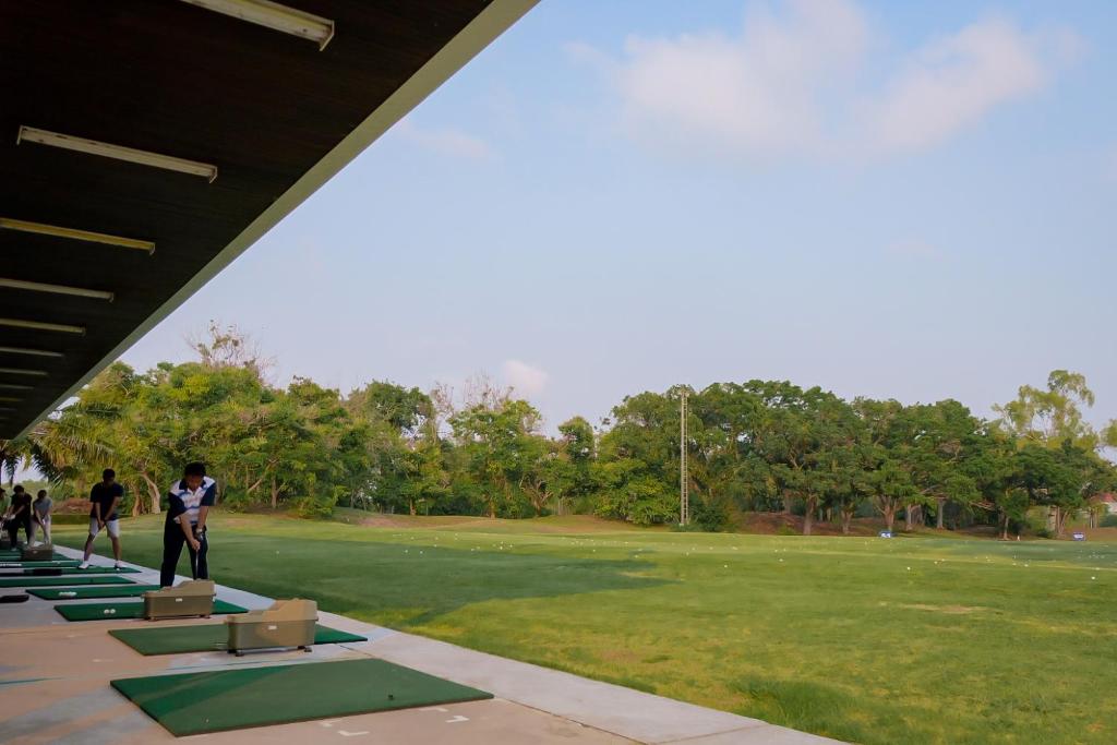 Golf course [on-site]