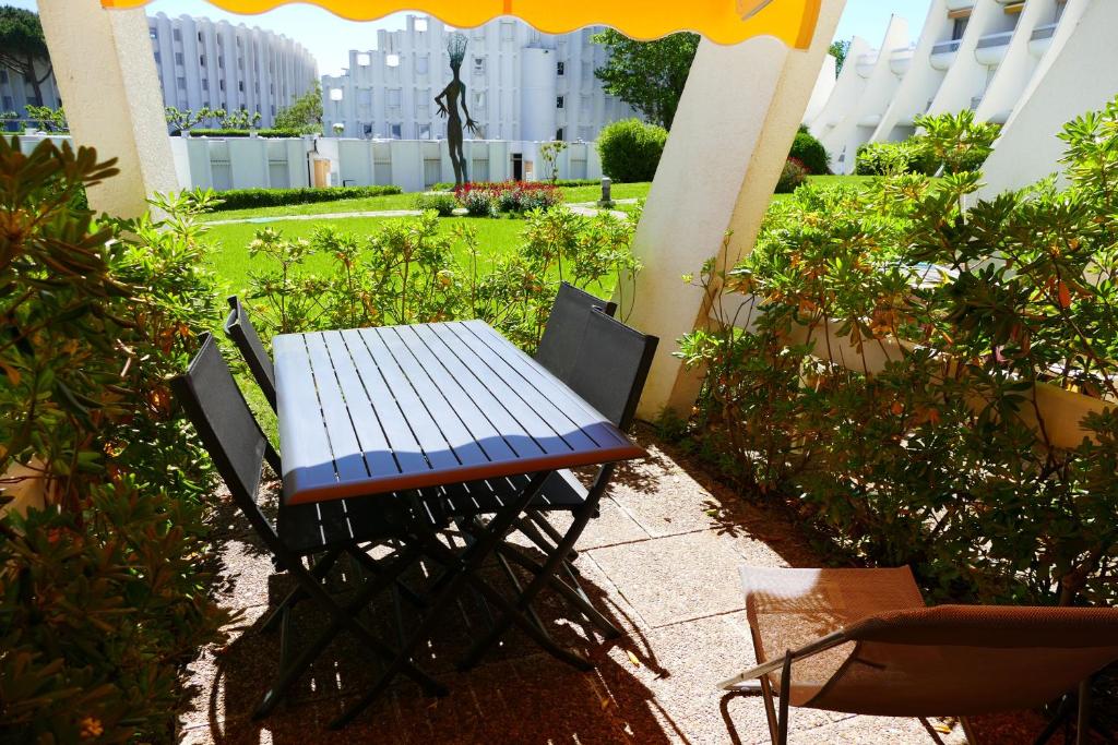 T2 Rez-de-jardin, terrasse et parking, proche de la plage - 1