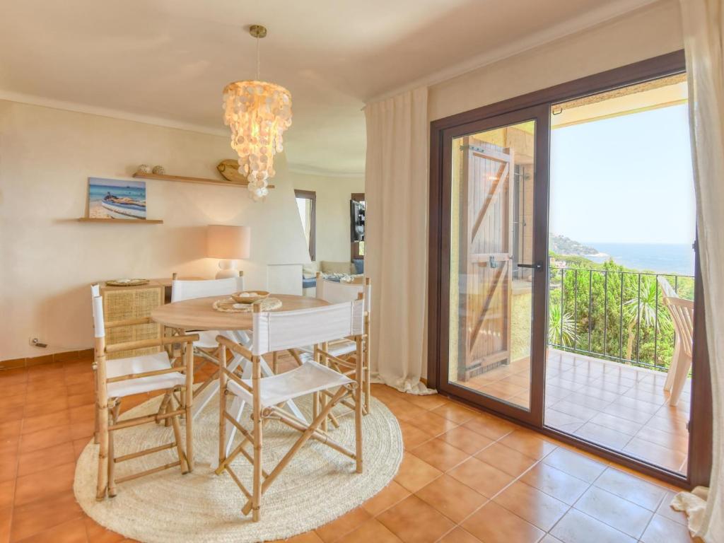 apartament amb piscina comunitària al Golfet - 4