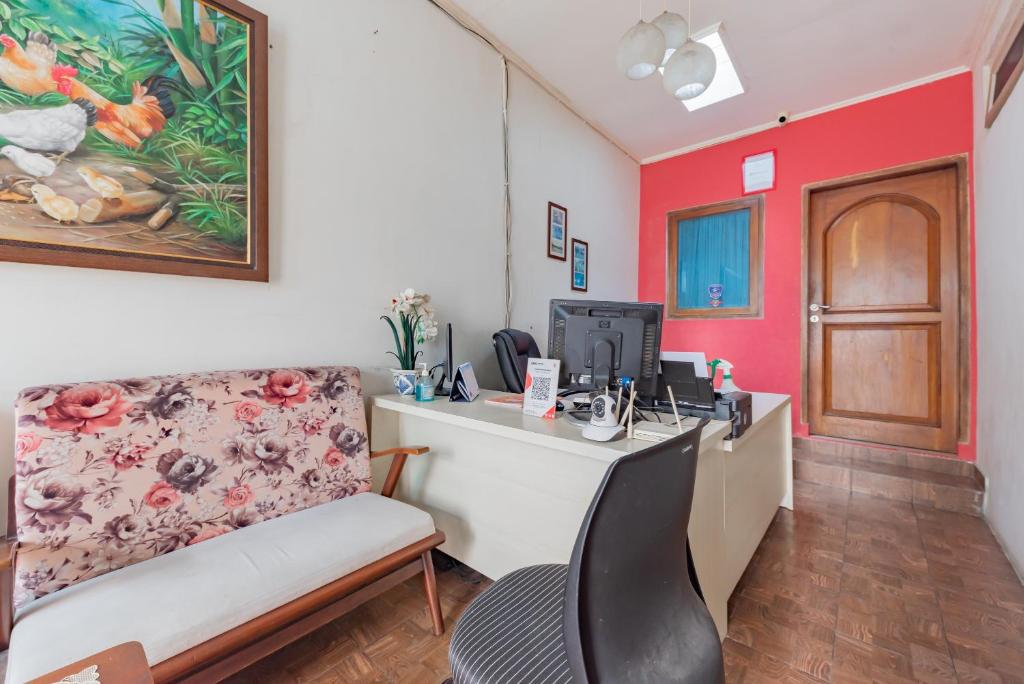 Sudirman Guesthouse Syariah photo