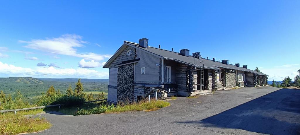 Näköalahuoneisto 412, Syöte