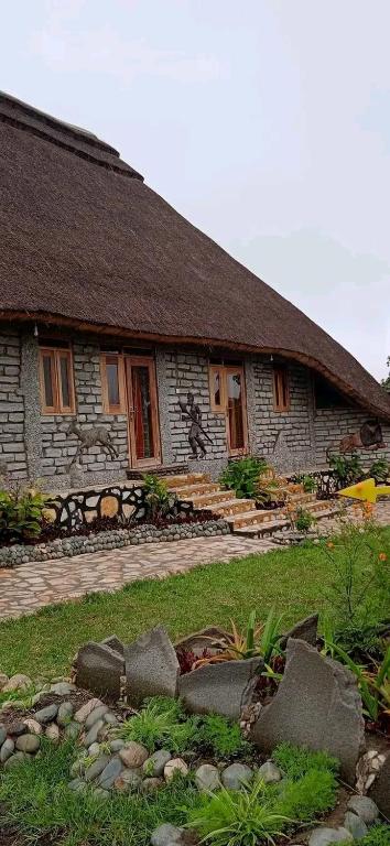 Kyaninga Royal Cottage photo