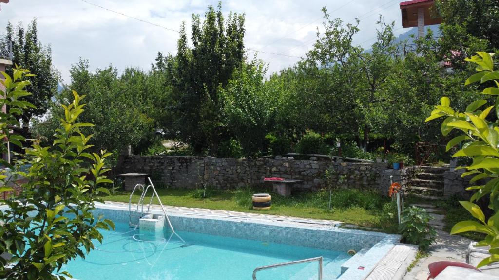 Swimming pool