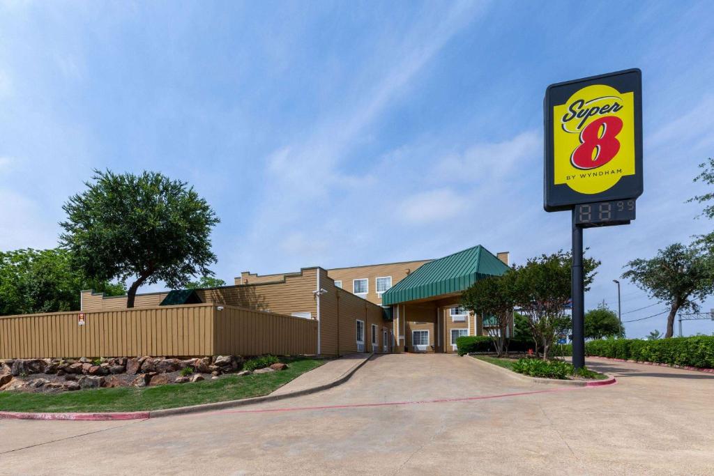 Super 8 by Wyndham Garland Rowlett East Dallas Area, Garland
