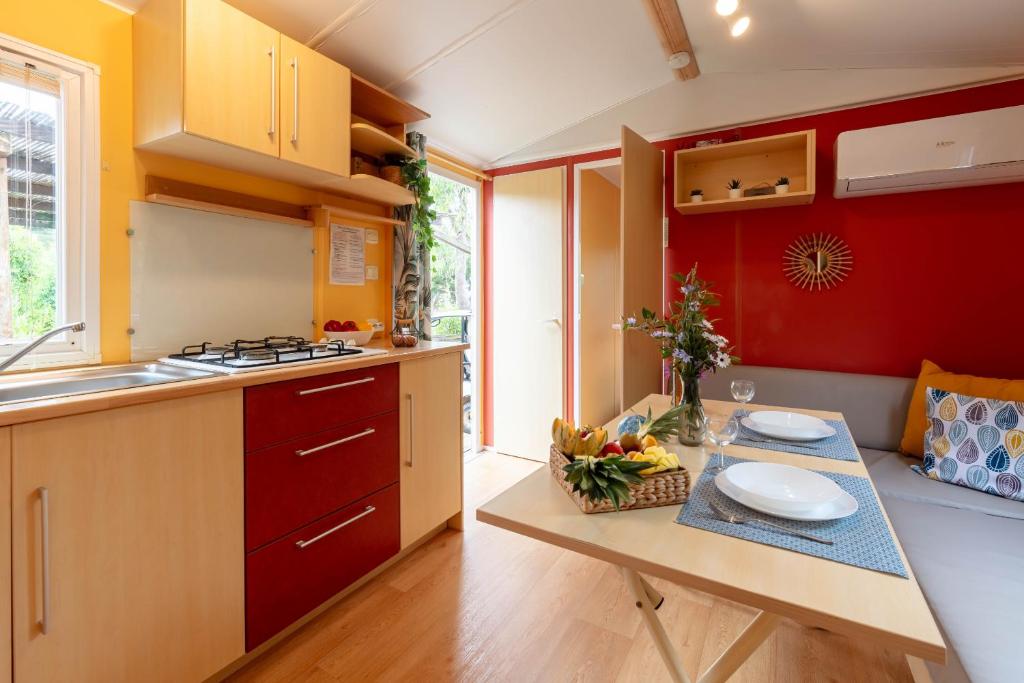L'Estrellus, mobil-home climatisé au cœur du vignoble à quelques mètres de la mer - 5