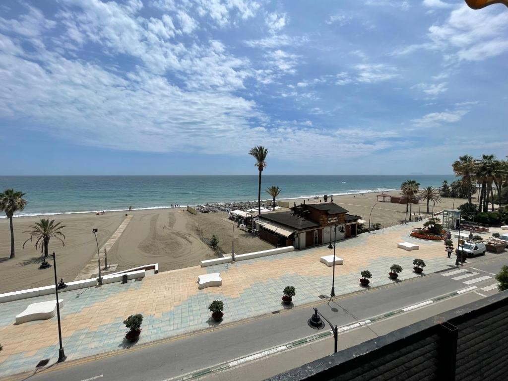 2 BR Beachfront apartment in Estepona, Malaga. - 3