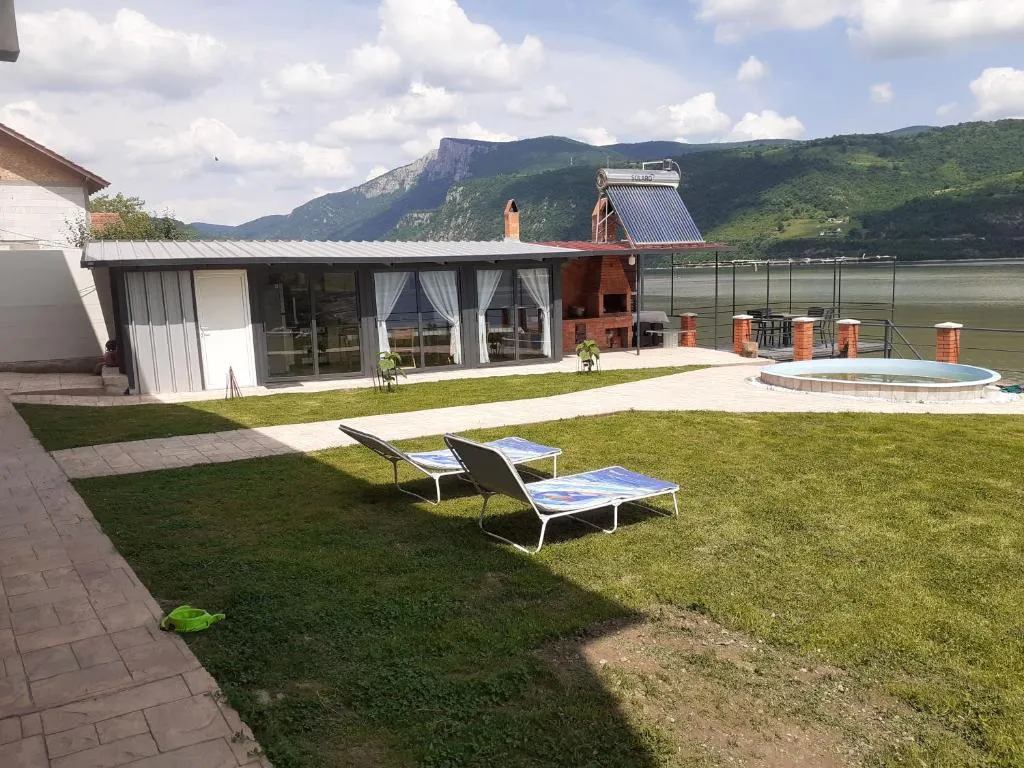 Cazanele Dunarii "La Cumatru", hotel em Dubova