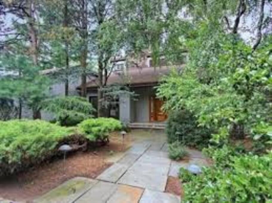 Beautiful House in Livingston (20 miles from NYC)