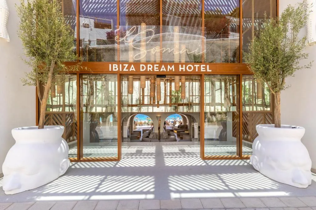 El Somni Ibiza Dream Hotel by Grupotel，位于圣胡安包蒂斯塔的酒店