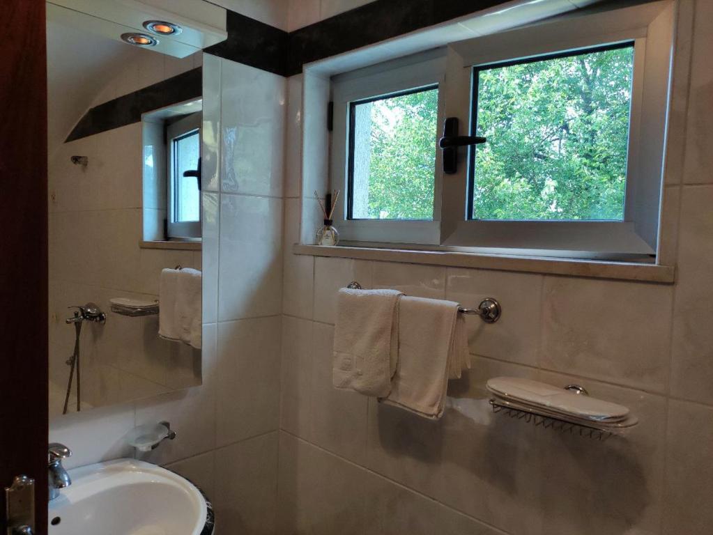 Hotel Ambasador photo