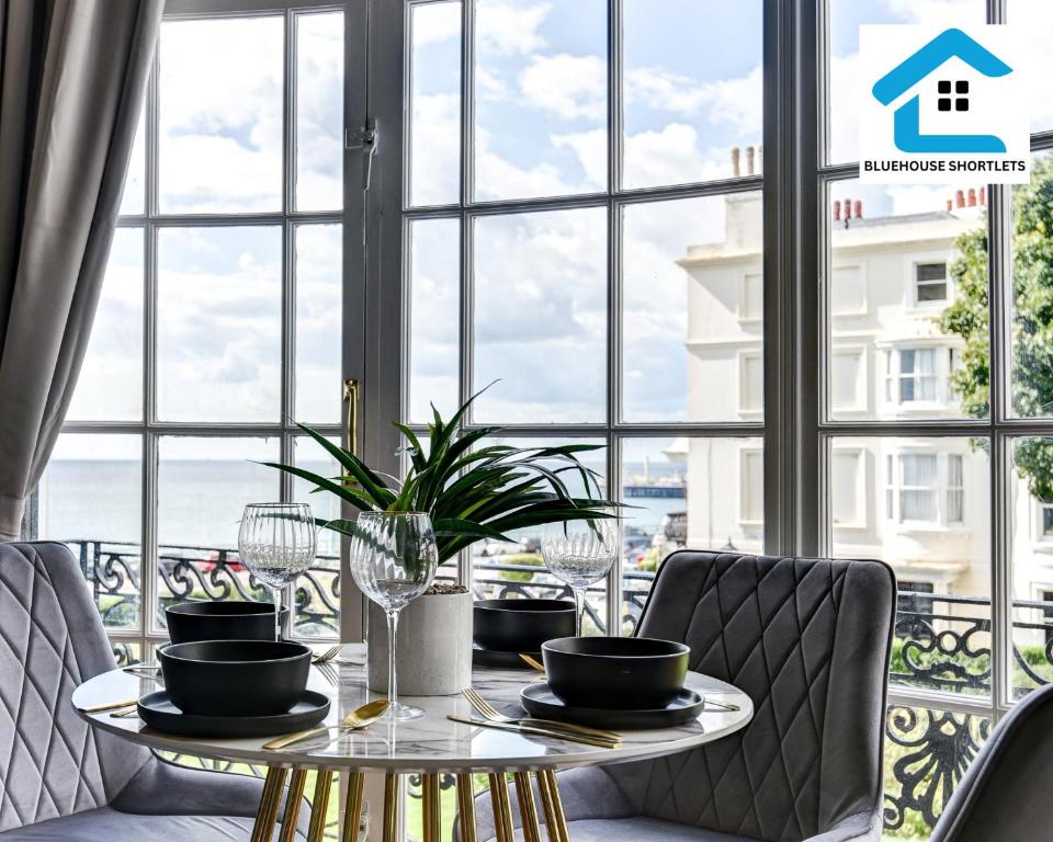 Cosy Brighton Retreat by the Sea photo 6