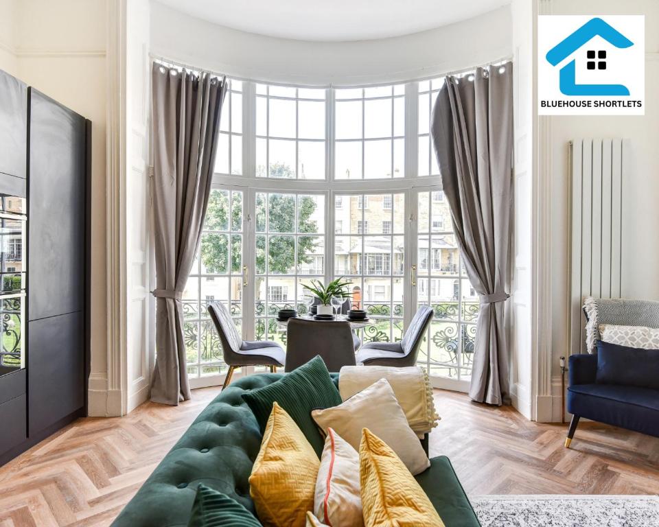 Cosy Brighton Retreat by the Sea photo 2