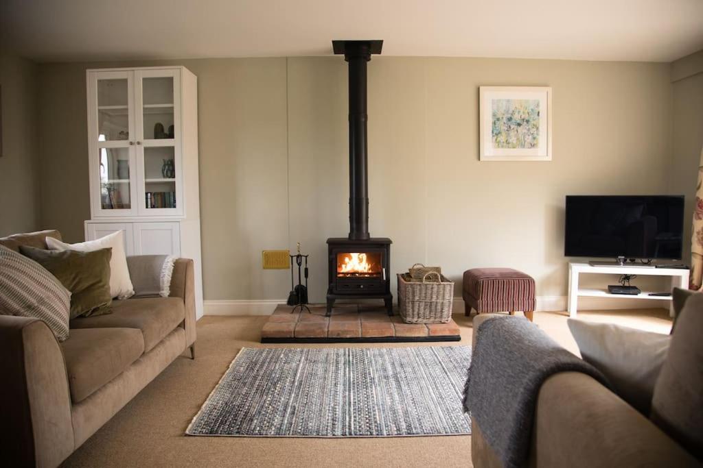 Cygnets Nest, Worstead