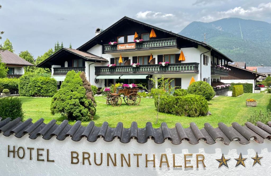 Hotel Garni Brunnthaler — Hotel in Garmisch-Partenkirchen