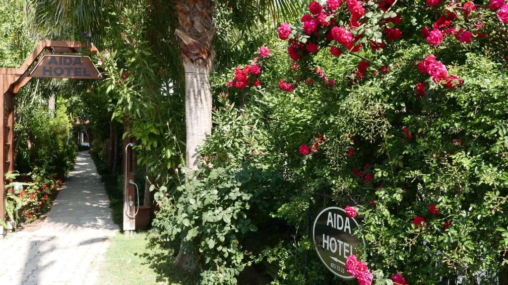 Aida Hotel, hotel in Cıralı