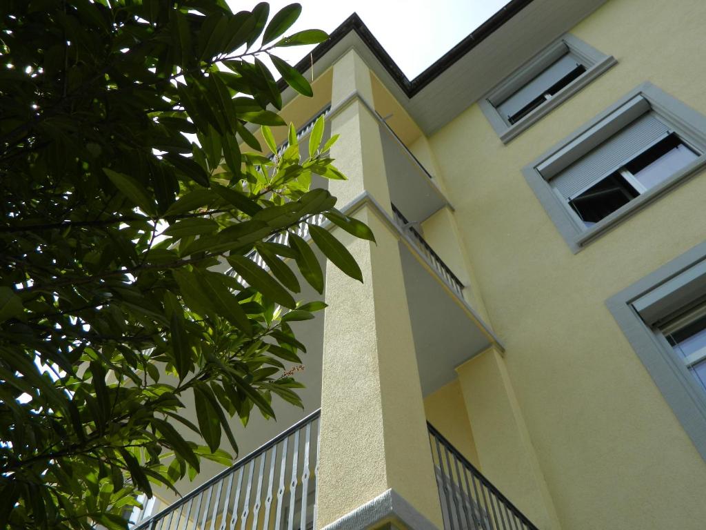 rent a home Delsbergerallee photo