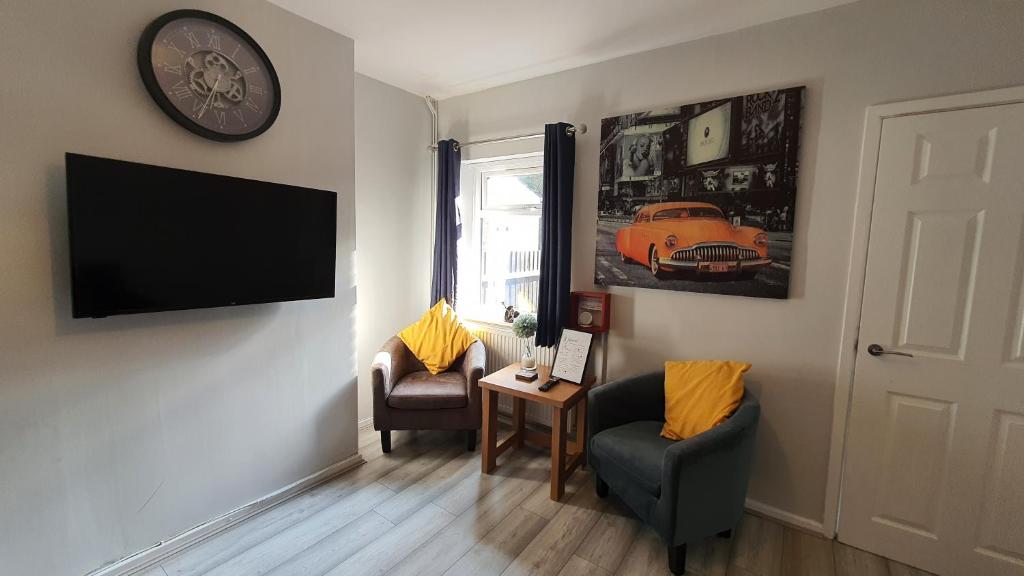 Contractors, City Centre, Parking, 3 Double Rooms, Netflix, Cosy!, Coventry