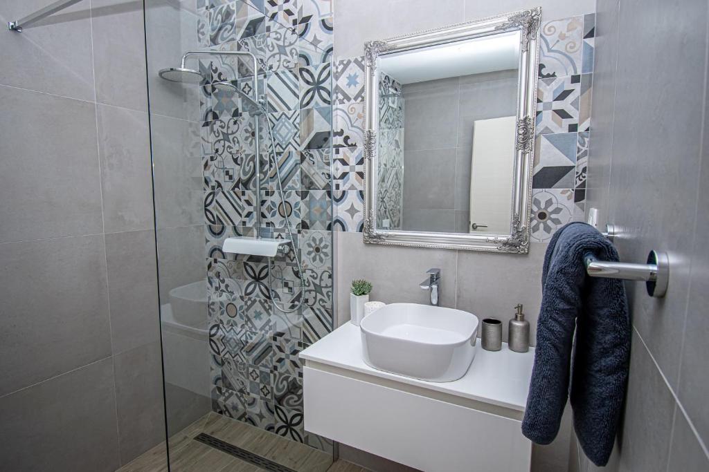 Beachfront Apartments Gabine photo