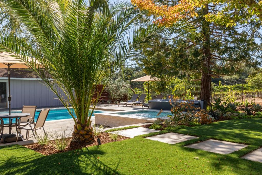 Luxurious Retreat In The Vineyards Green Valley Oasis!