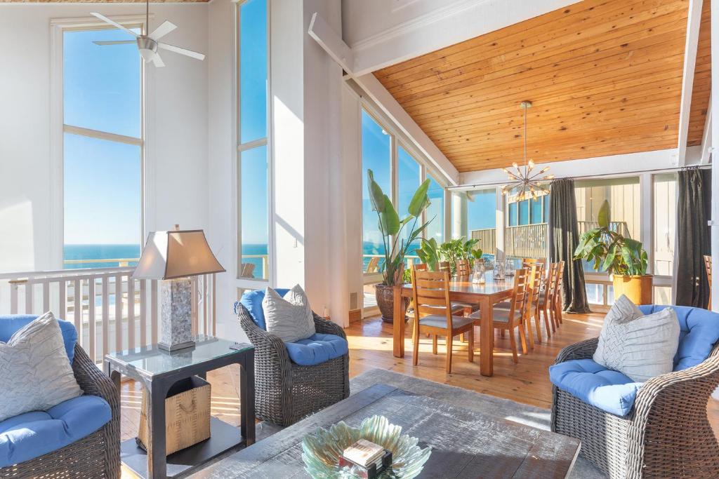 Incredible Ocean Front Home with 3 Master Suites and Secluded Beach!