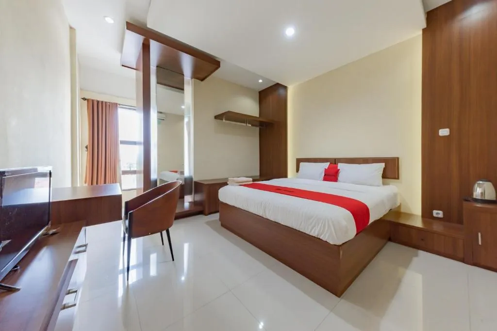 RedDoorz Syariah near Alun-Alun Pelabuhan Ratu, hotel in Sukabumi