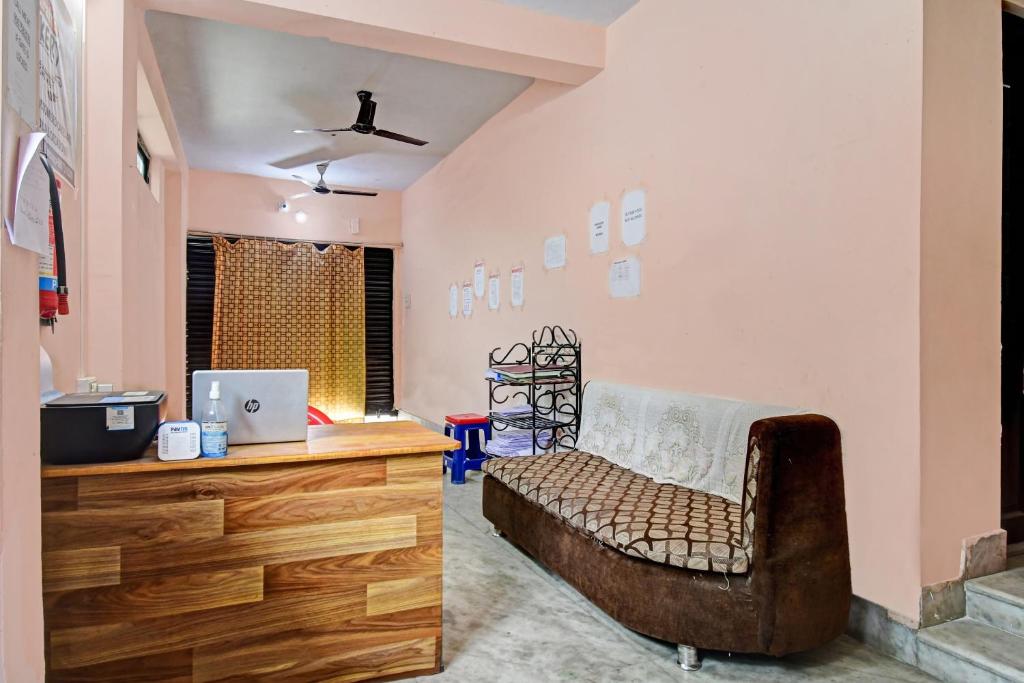 OYO Flagship 87255 Seema Stays Inn