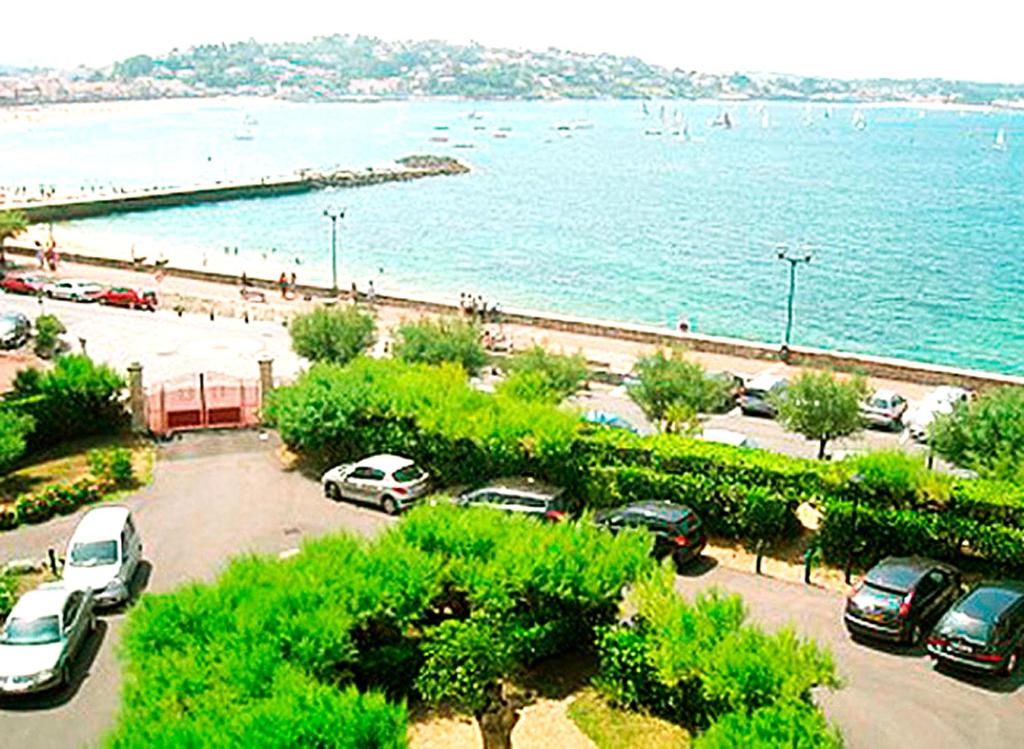 T2 à pied de plage sur ancien hôtel chic, samedi a samedi - 5