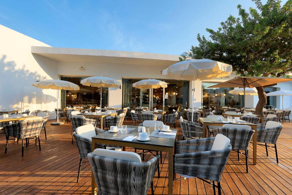 Grand Palladium Select Palace Ibiza - All Inclusive — Playa d'en Bossa, Balearic Islands