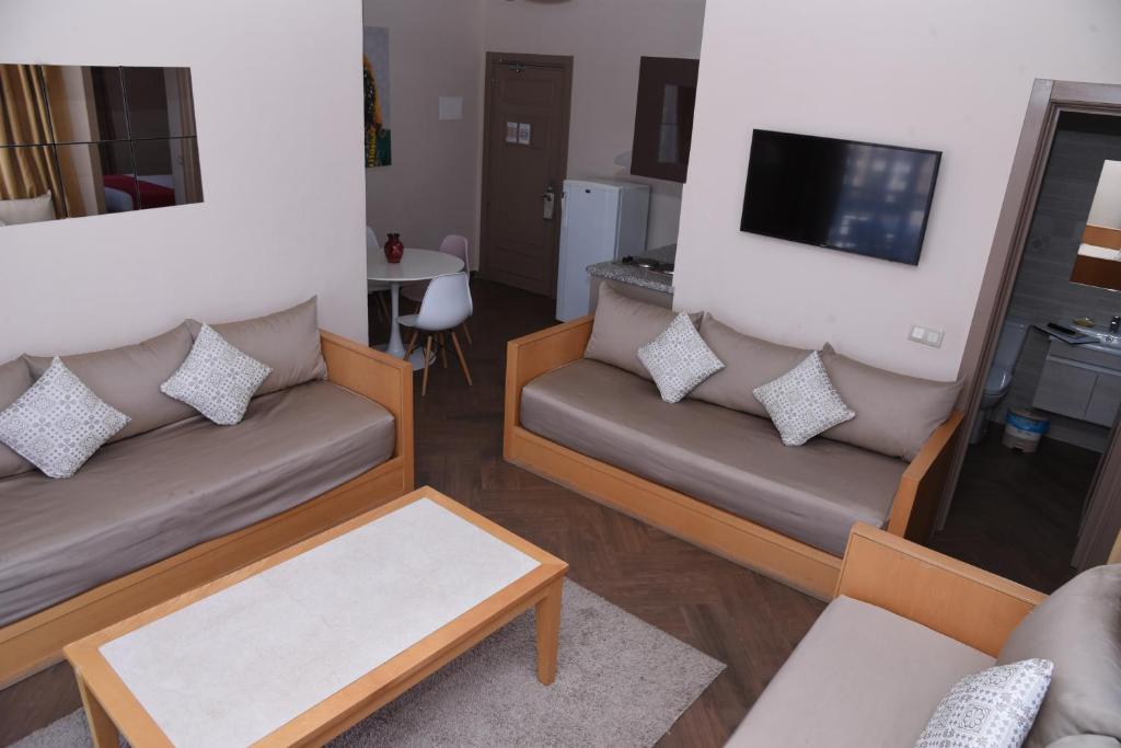 Shared lounge/TV area