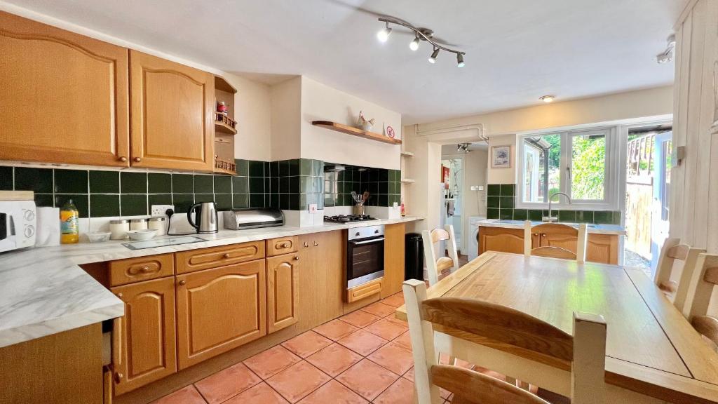 3 Bedroom Character Townhouse, Wellington photo 5