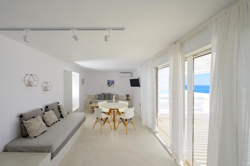 Infinite Blue Luxury Suites photo