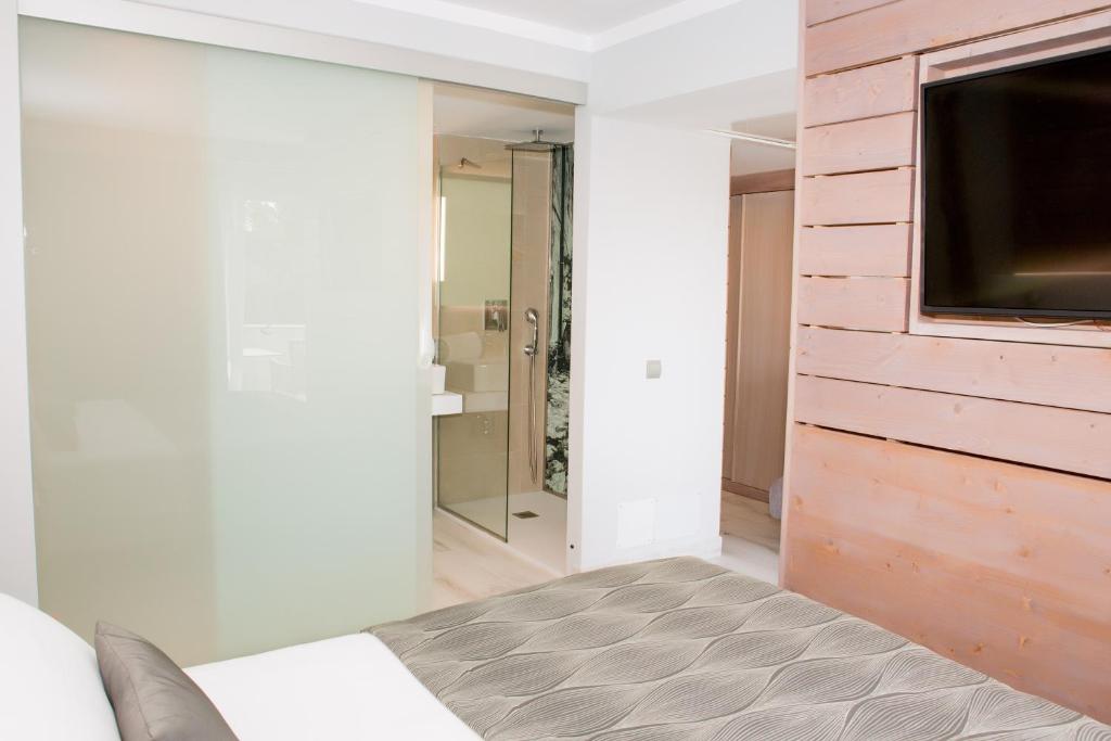 Hotel Bahia del Sol — Hotel rooms in Santa Ponca, Balearic Islands