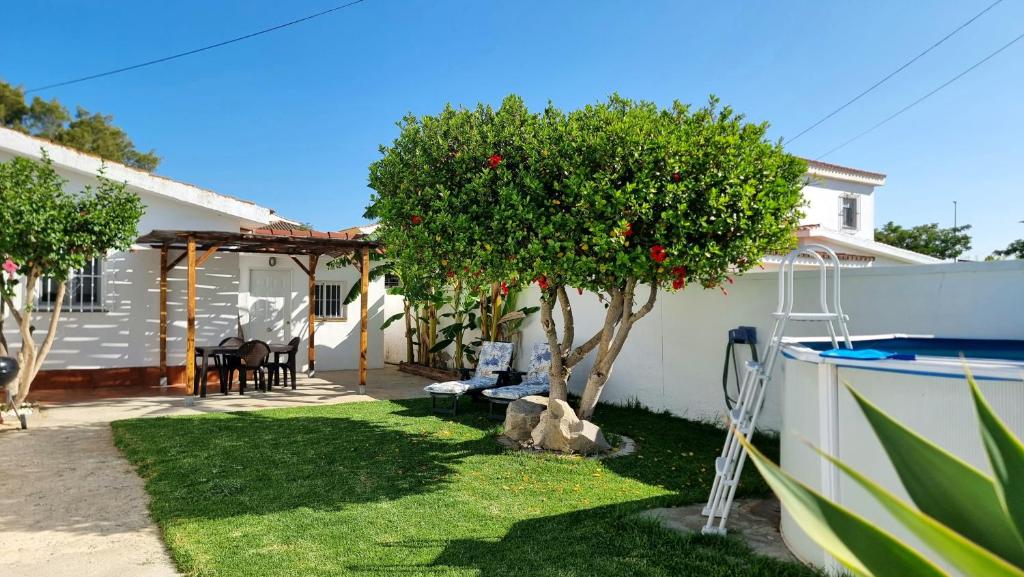 Apartamento privado con jardin, piscina elevada y bbq - 2