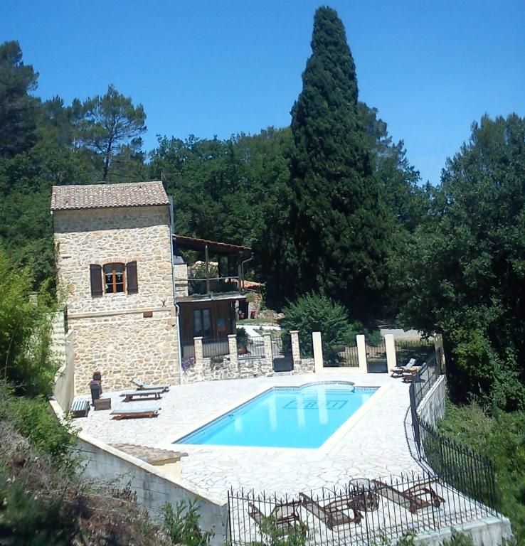 Trainhouse with big pool - 1