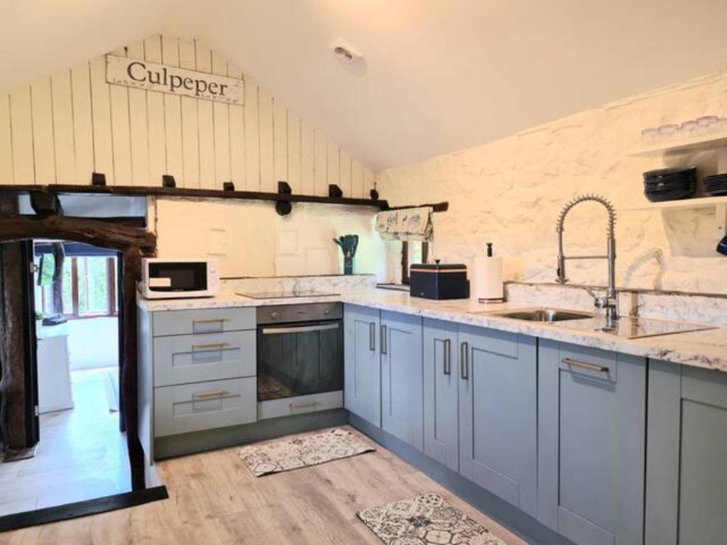 Historic Property with Stunning Views, Hennock photo 4