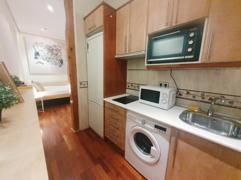 Enjoy a cosy studio in Malasaña BAR - 2