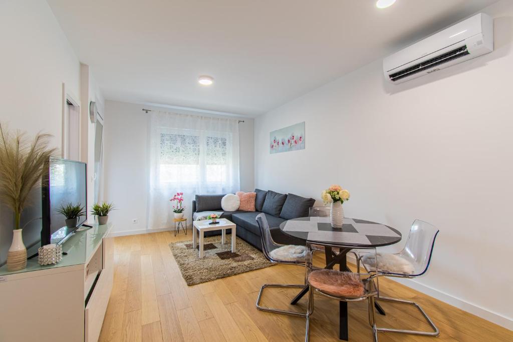 Flexible SelfCheckIns 51 - Zagreb - Garage - Loggia - New, Záhřeb