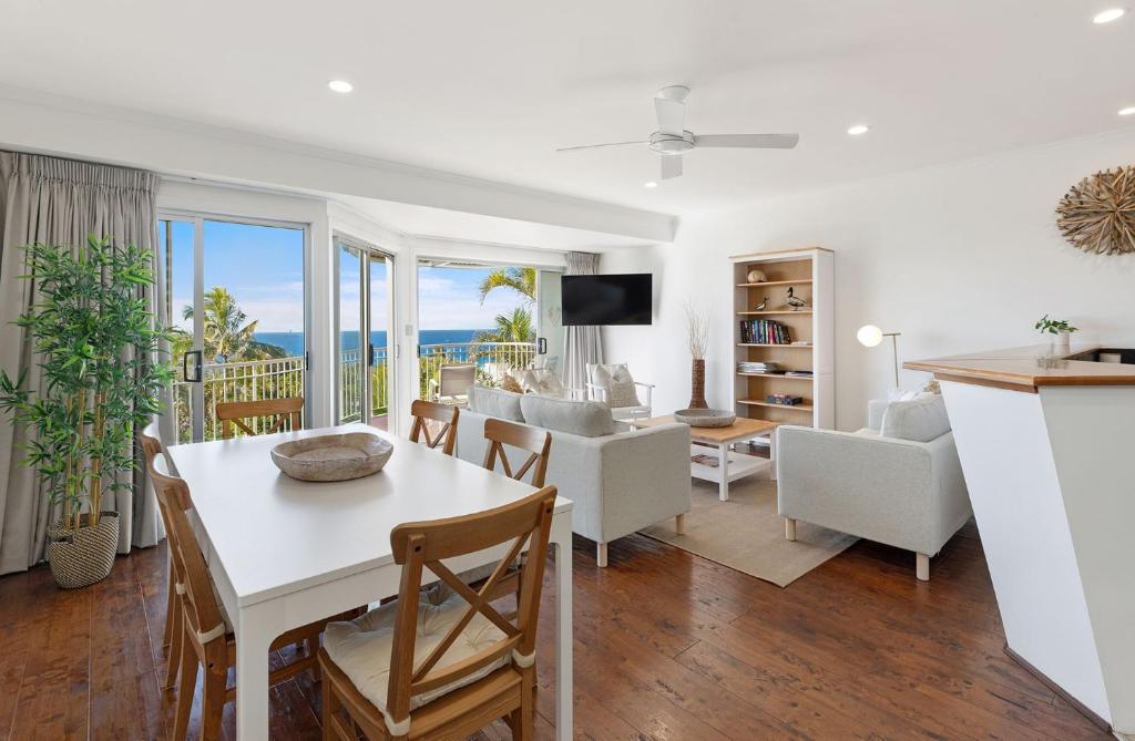 Unit 6 Andari Sweeping Sunshine Beach Views Close to Everything, Sunshine Beach