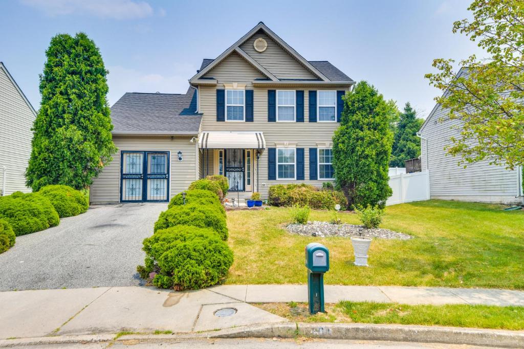 Baltimore Home with Deck, 9 Mi to Downtown!