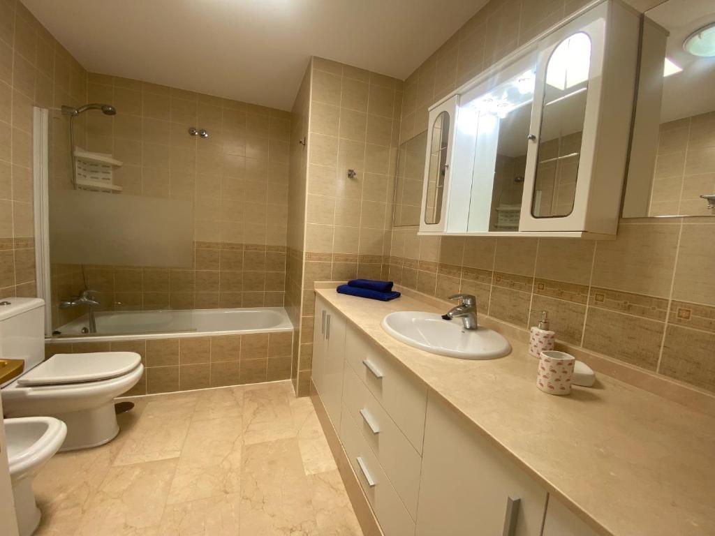 Luxurious Duplex Holiday House with Private Jacuzzi in Puerto Rico - 3
