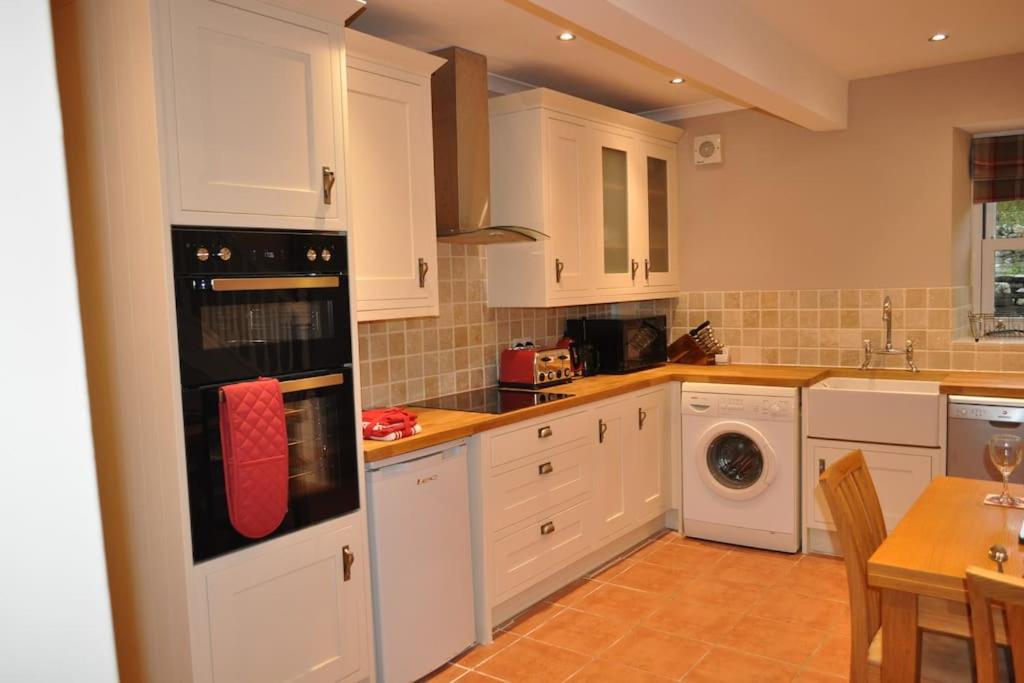 West Shaw Cote Cottage photo 3