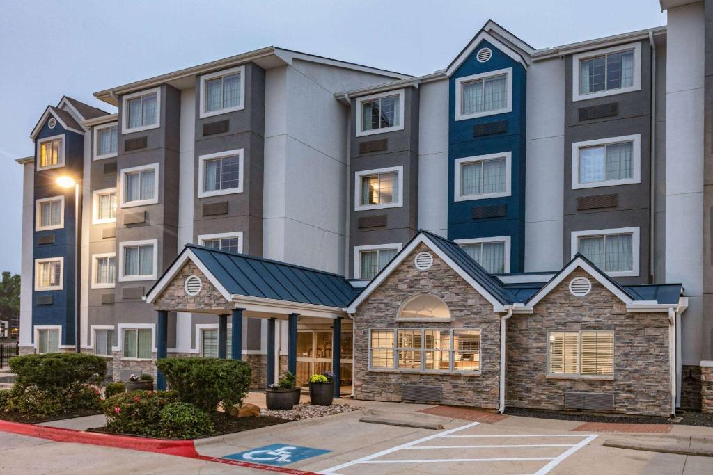 Microtel Inn & Suites by Wyndham Austin Airport, Austin