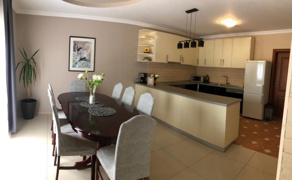Luxury Villa with Private Pool and Jacuzzi - 5