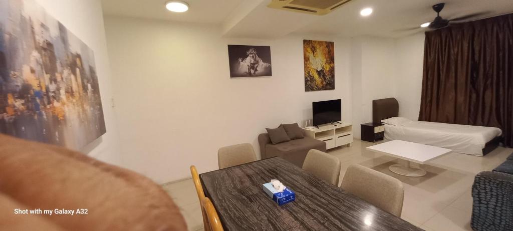 One Maxim Residence at Taragon photo