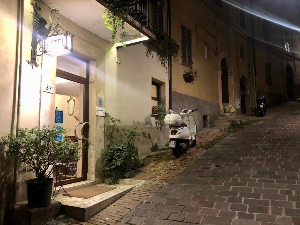Hotel Umbria - 2