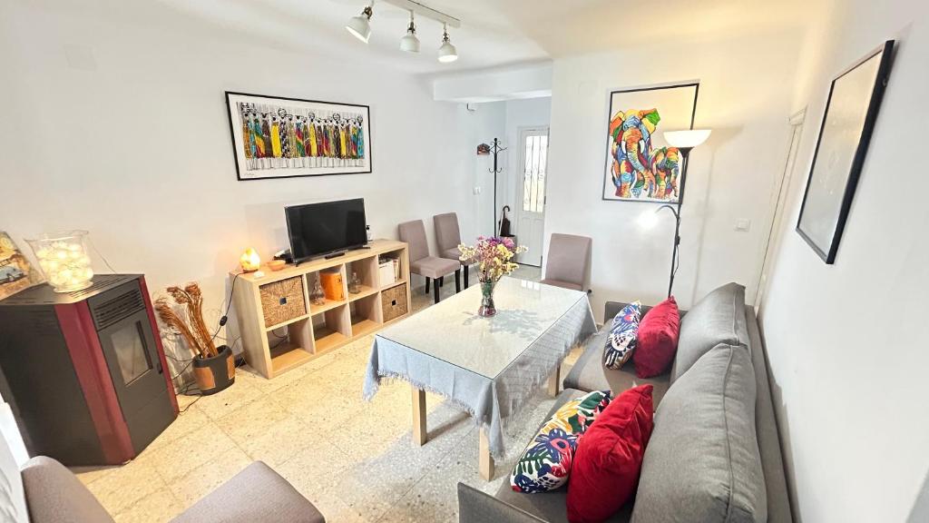 Cozy Town House With Terrace and Free Wifi - 3